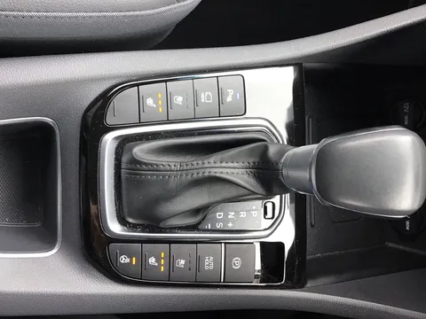 RF21CXK   1.6 GDi Hybrid Premium SE 5dr DCT Thumbnail #13