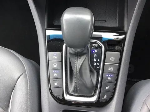 RF21CXK   1.6 GDi Hybrid Premium SE 5dr DCT Thumbnail #19