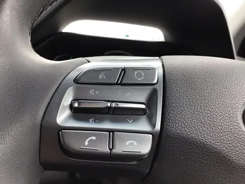 RF21CXK   1.6 GDi Hybrid Premium SE 5dr DCT Thumbnail #20