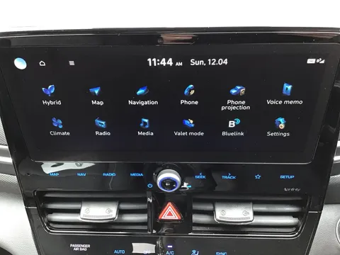 RF21CXK   1.6 GDi Hybrid Premium SE 5dr DCT Thumbnail #29