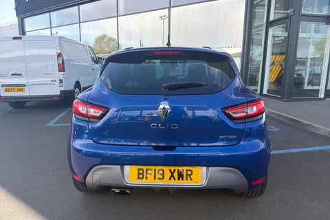 16 of 32 for Renault Clio 0.9 TCE 90 GT Line 5dr