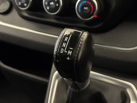 VK23EVR Renault Trafic LL30 Blue dCi 150 Start 9 Seater EDC Thumbnail #27