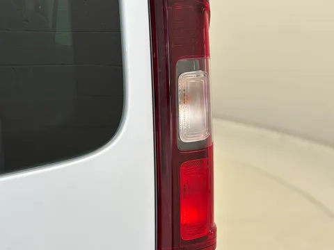 VK23EVR Renault Trafic LL30 Blue dCi 150 Start 9 Seater EDC Thumbnail #32