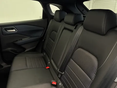 DS23KXX Nissan Qashqai 1.3 DiG-T MH Tekna 5dr Thumbnail #14