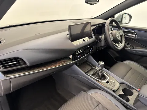 DS23KXX Nissan Qashqai 1.3 DiG-T MH Tekna 5dr Thumbnail #15