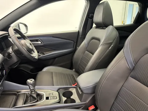 DS23KXX Nissan Qashqai 1.3 DiG-T MH Tekna 5dr Thumbnail #16