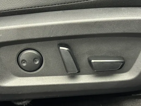 DS23KXX Nissan Qashqai 1.3 DiG-T MH Tekna 5dr Thumbnail #24