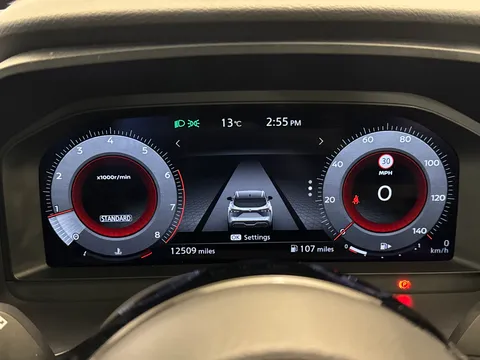 DS23KXX Nissan Qashqai 1.3 DiG-T MH Tekna 5dr Thumbnail #34