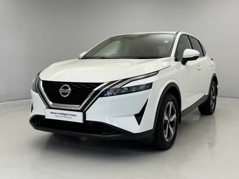 HF22WDE Nissan Qashqai 1.3 DiG-T MH 158 N-Connecta 5dr Thumbnail #6