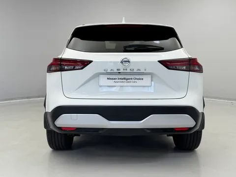 HF22WDE Nissan Qashqai 1.3 DiG-T MH 158 N-Connecta 5dr Thumbnail #9