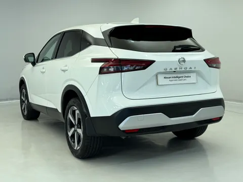 HF22WDE Nissan Qashqai 1.3 DiG-T MH 158 N-Connecta 5dr Thumbnail #10