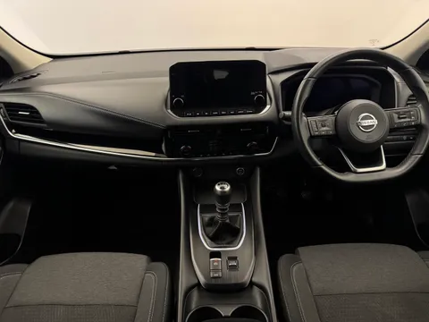 HF22WDE Nissan Qashqai 1.3 DiG-T MH 158 N-Connecta 5dr Thumbnail #4