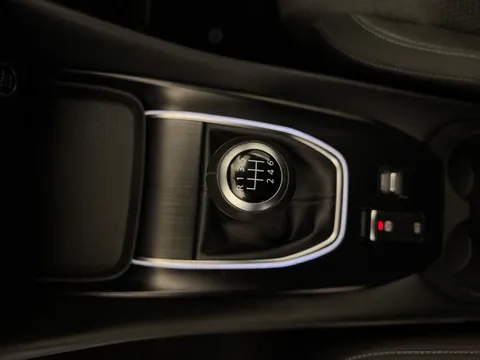 HF22WDE Nissan Qashqai 1.3 DiG-T MH 158 N-Connecta 5dr Thumbnail #17