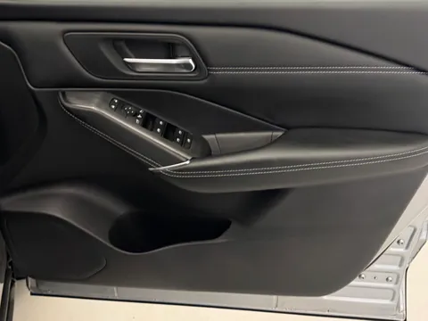 DV23XRX Nissan Qashqai 1.5 E-Power N-Connecta 5dr Auto Thumbnail #19