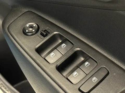 EF69RHU Hyundai i10 1.2 MPi SE Connect 5dr Thumbnail #18