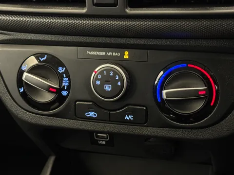 EF69RHU Hyundai i10 1.2 MPi SE Connect 5dr Thumbnail #25