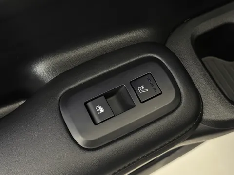 DY25XAF Hyundai Santa Fe 1.6 TGDi Plug-in Hybrid Calligraphy 5dr 4WD Auto Thumbnail #16