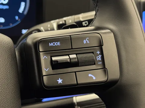 DY25XAF Hyundai Santa Fe 1.6 TGDi Plug-in Hybrid Calligraphy 5dr 4WD Auto Thumbnail #26