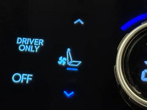 DY25XAF Hyundai Santa Fe 1.6 TGDi Plug-in Hybrid Calligraphy 5dr 4WD Auto Thumbnail #32