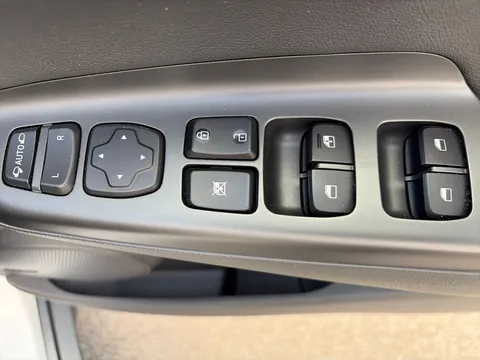 DU23CTK Hyundai Kona 1.0 TGDi 48V MHEV Ultimate 5dr Thumbnail #26