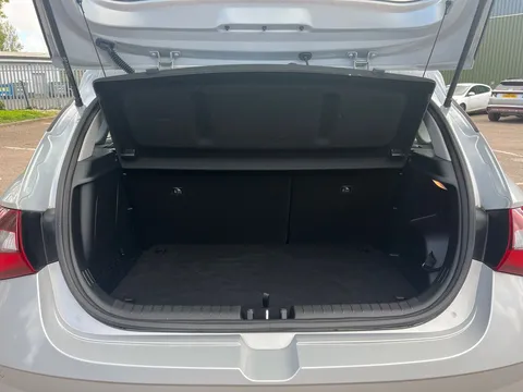 MD72VXT Hyundai i20 1.0T GDi 48V MHD SE Connect 5dr Thumbnail #14