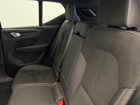 OV25DVN Volvo XC40 2.0 B3P Plus Dark 5dr Auto Thumbnail #16