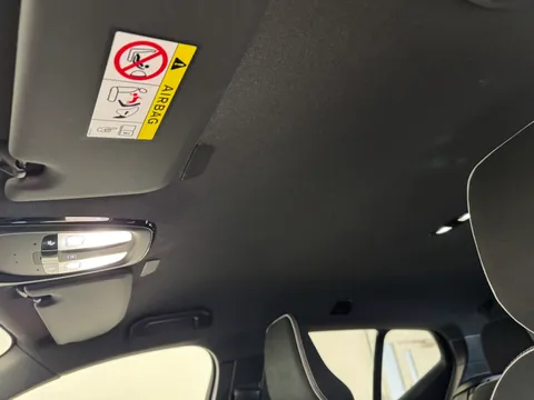 OV25DVN Volvo XC40 2.0 B3P Plus Dark 5dr Auto Thumbnail #19