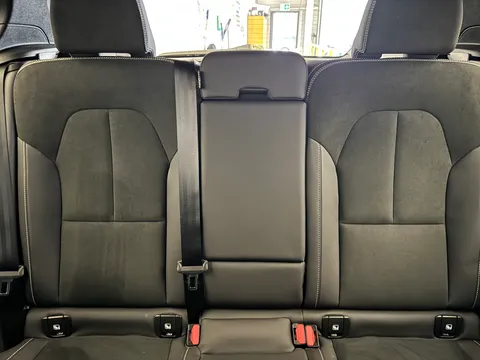 OV25DVN Volvo XC40 2.0 B3P Plus Dark 5dr Auto Thumbnail #21
