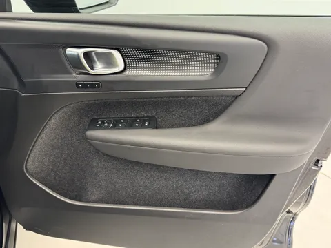 OV25DVN Volvo XC40 2.0 B3P Plus Dark 5dr Auto Thumbnail #22