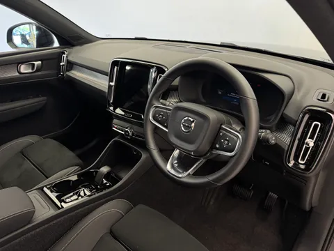 OV25DVN Volvo XC40 2.0 B3P Plus Dark 5dr Auto Thumbnail #11