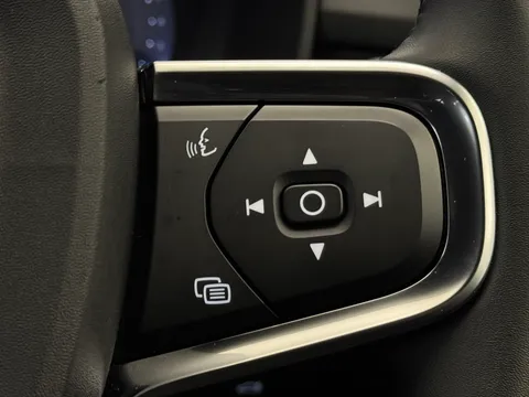 OV25DVN Volvo XC40 2.0 B3P Plus Dark 5dr Auto Thumbnail #14