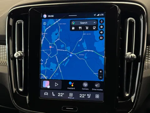 OV25DVN Volvo XC40 2.0 B3P Plus Dark 5dr Auto Thumbnail #25