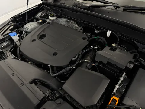 OV25DVN Volvo XC40 2.0 B3P Plus Dark 5dr Auto Thumbnail #32