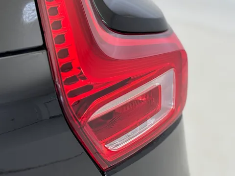 OV25DVN Volvo XC40 2.0 B3P Plus Dark 5dr Auto Thumbnail #36