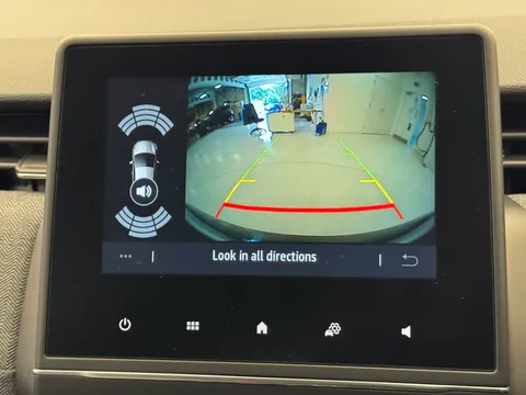 HT24YPX Renault Clio 1.6 E-TECH full hybrid 145 Techno 5dr Auto Thumbnail #16