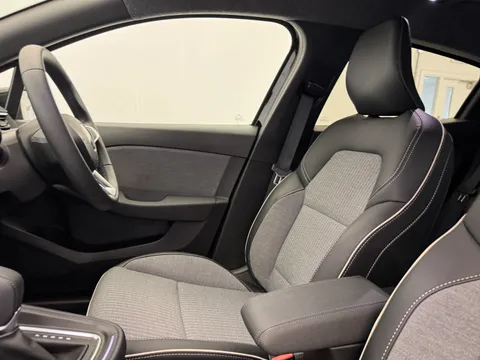 HT24YPX Renault Clio 1.6 E-TECH full hybrid 145 Techno 5dr Auto Thumbnail #29