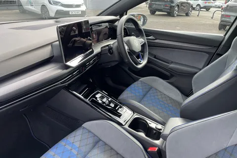 BG25OYK Volkswagen Golf 2.0 TSI 333 R Black Edition 4Motion 5dr DSG Thumbnail #4