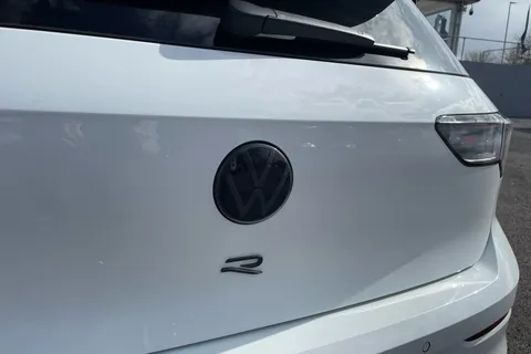 BG25OYK Volkswagen Golf 2.0 TSI 333 R Black Edition 4Motion 5dr DSG Thumbnail #17