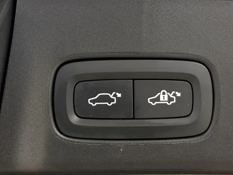 DU25WBV Volvo V90 2.0 T6 [350] PHEV Plus Dark 5dr AWD Auto Thumbnail #17