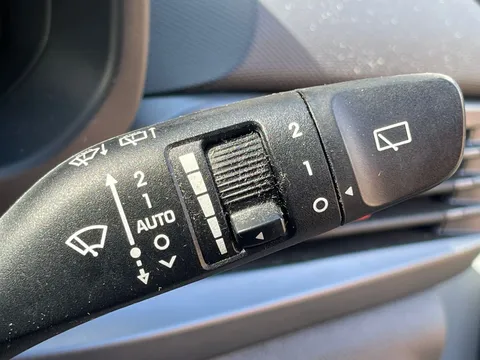 MT72LZR Hyundai i20 1.0T GDi 48V MHD 120 N Line 5dr Thumbnail #12