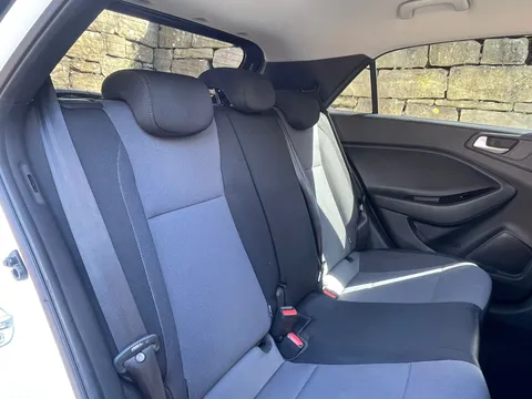 MK70NWE Hyundai i20 1.2 MPi Play 5dr Thumbnail #11