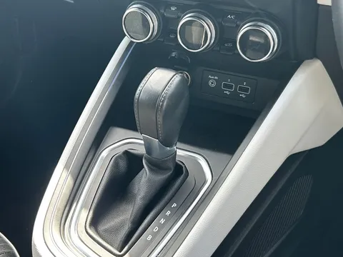 BP72XEC Renault Clio 1.6 E-TECH full hybrid 145 Techno 5dr Auto Thumbnail #14