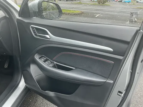 DE23RUU Mg Motor Uk Zs 1.5 VTi-TECH Exclusive 5dr Thumbnail #18