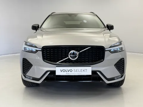 RA74LOH Volvo XC60 2.0 B5P Plus Dark 5dr AWD Geartronic Thumbnail #2