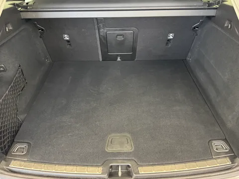 RA74LOH Volvo XC60 2.0 B5P Plus Dark 5dr AWD Geartronic Thumbnail #15