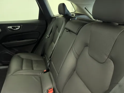 RA74LOH Volvo XC60 2.0 B5P Plus Dark 5dr AWD Geartronic Thumbnail #12