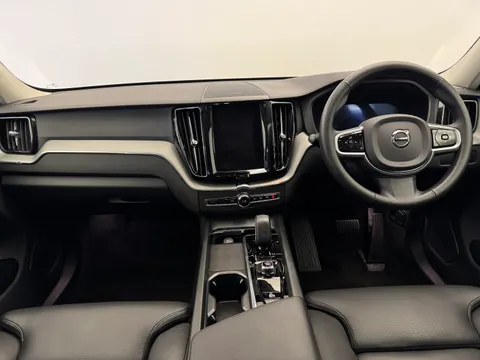 RA74LOH Volvo XC60 2.0 B5P Plus Dark 5dr AWD Geartronic Thumbnail #9