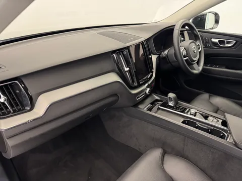 RA74LOH Volvo XC60 2.0 B5P Plus Dark 5dr AWD Geartronic Thumbnail #10