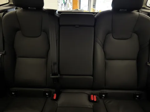 RA74LOH Volvo XC60 2.0 B5P Plus Dark 5dr AWD Geartronic Thumbnail #19