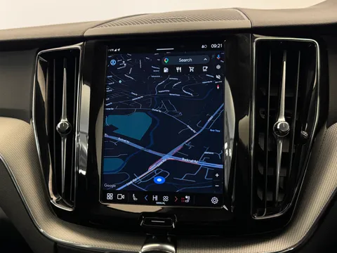 RA74LOH Volvo XC60 2.0 B5P Plus Dark 5dr AWD Geartronic Thumbnail #26